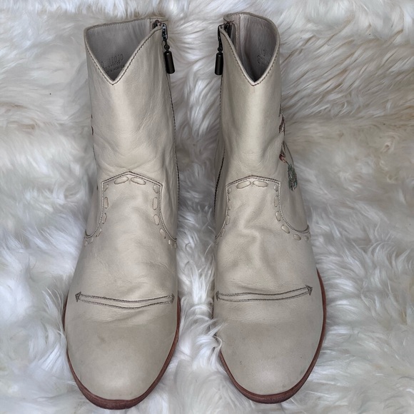 Free People Italian Cowboy Marco Delli Evelina Embroidered Ankle Boots - Picture 3 of 4
